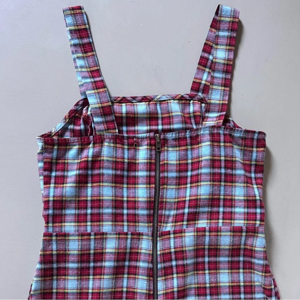 LIVE TO BE SPOILED Y2K Sleeveless Side Buckle Strap 90s Plaid Mini Jumper Dress - Picture 3 of 9
